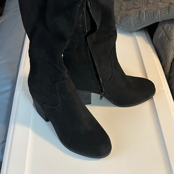 Journee Collection Black Heeled Boots - Picture 1 of 5